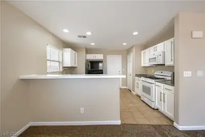 3724 Autumn King Avenue Kitchen