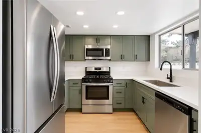 163 Spinnaker Drive, Henderson, NV 89015 Kitchen