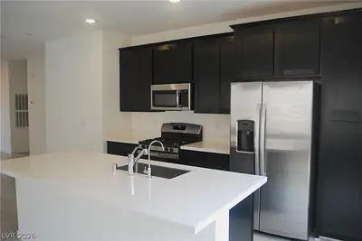 893 Carlton Terrace Lane Kitchen