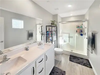 314 Bay Village Place, Henderson, NV 89011 Primary Bathroom
