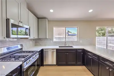 8305 Windrush Avenue, Las Vegas, NV 89117 Kitchen