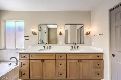 8305 Windrush Avenue, Las Vegas, NV 89117 Primary Bathroom