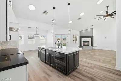 1352 Lake Valley Drive, Logandale