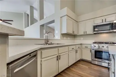 4337 Fenton Lane Kitchen