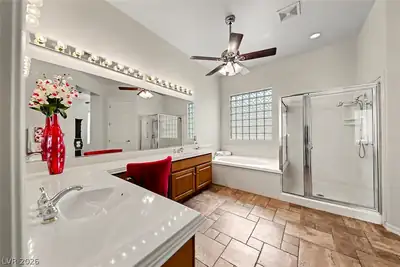 2306 Schaeffer Hills Drive Primary Bathroom