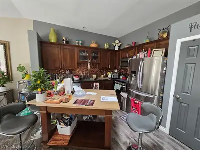 415 Golden State Street Kitchen