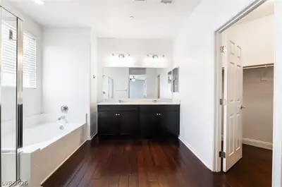 1350 Bear Brook Avenue, Henderson, NV 89074 Primary Bathroom