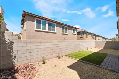 1350 Bear Brook Avenue, Henderson, NV 89074 Yard