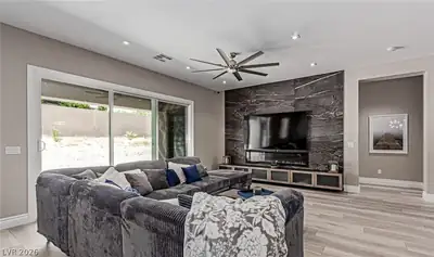 2669 Pioneer Estates Court, Las Vegas, NV 89117 Living Room