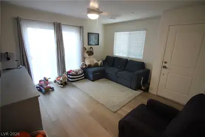 6852 Prairie Pearl Street Living Room