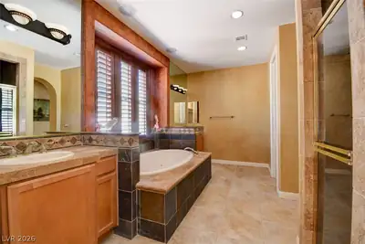 3380 Saddlebrook Street, Las Vegas, NV 89141 Primary Bathroom