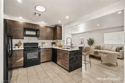 712 Harper Circle, Las Vegas, NV 89107 Kitchen