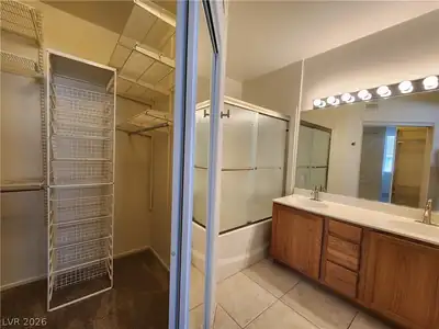 9901 Trailwood Drive 2158 Primary Bathroom