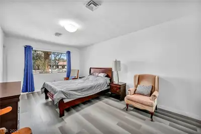 2935 South Torrey Pines Drive Bedroom