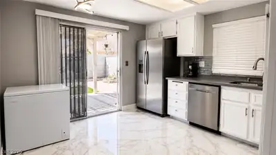 1687 Bent Arrow Drive, North Las Vegas, NV 89031 Kitchen