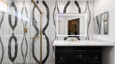 1687 Bent Arrow Drive, North Las Vegas, NV 89031 Primary Bathroom