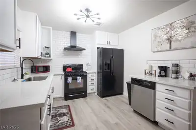 3413 West Delhi Avenue Kitchen