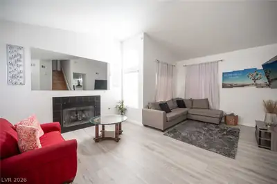 3413 West Delhi Avenue Living Room
