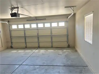 10108 Basalt Hollow Avenue, Las Vegas, NV 89148 Garage