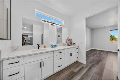 6930 Sandpebble Street, Pahrump, NV 89061 Primary Bathroom