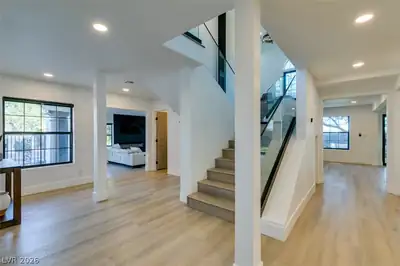 1860 Ski Slope Circle, Las Vegas, NV 89117 