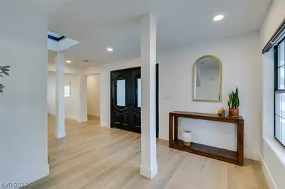 1860 Ski Slope Circle, Las Vegas, NV 89117 