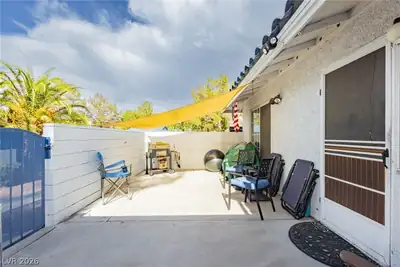 2121 Petersham Court B Patio