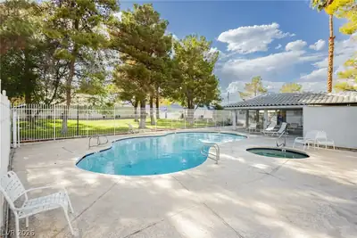 2121 Petersham Court B Pool