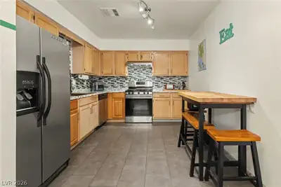 2121 Petersham Court B Kitchen