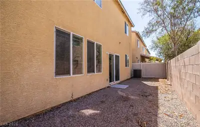 3925 MEADOW FOXTAIL Drive Yard