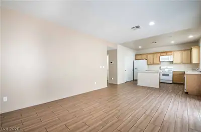 3925 MEADOW FOXTAIL Drive Kitchen