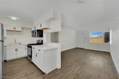 1304 Rexford St. Place 1 Kitchen