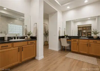 7504 Via Del Mar Street, Las Vegas, NV 89131 Primary Bathroom