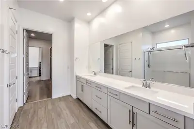 12457 Heritage Bend Drive, Las Vegas, NV 89138 Primary Bathroom