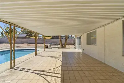 6825 West Oakey Boulevard Patio