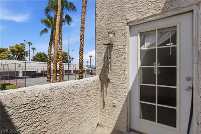2639 Aracatuba Avenue, Las Vegas, NV 89121 Patio
