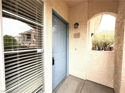 401 Pine Haven Street 206 Entry