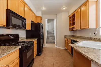 8611 Splendid Leaf Court, Las Vegas, NV 89178 Kitchen