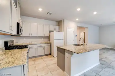 479 Via Renata, Henderson, NV 89044 Kitchen