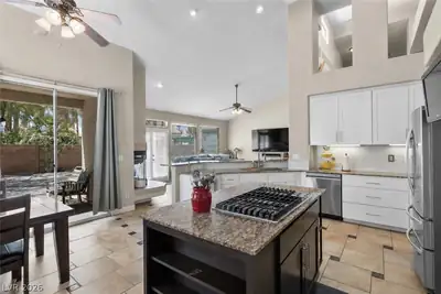 197 Webster Way, Henderson, NV 89074 Kitchen
