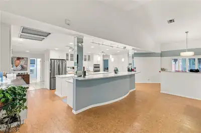 7275 Darby Avenue, Las Vegas, NV 89117 Kitchen