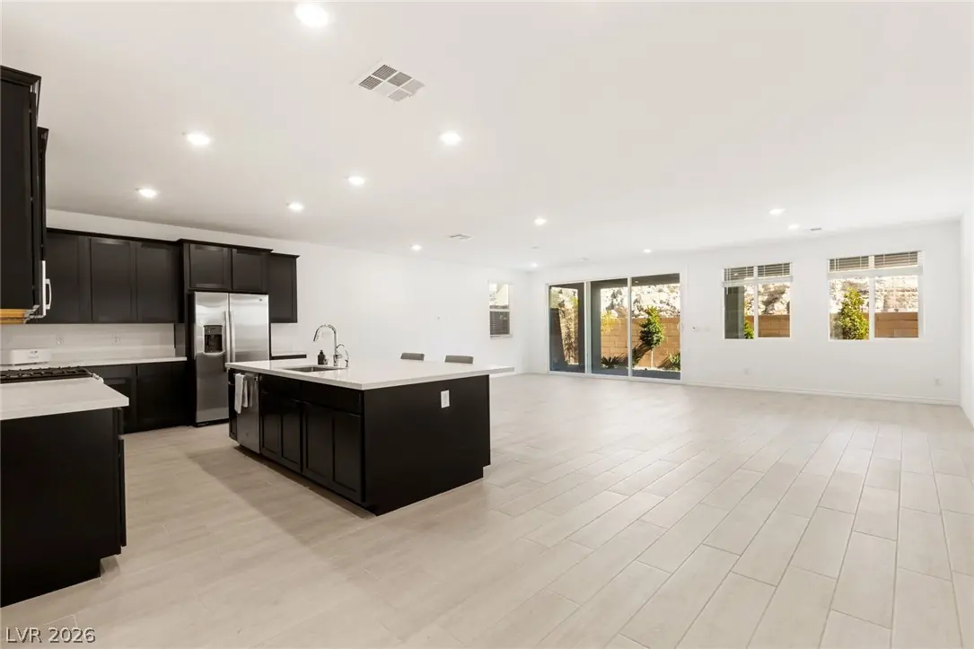 9986 Joshua Foothills Street