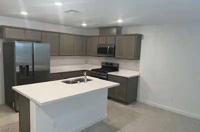 3513 Golden Chariot Avenue Kitchen