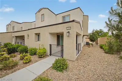 1880 Arcadian King Sun Street, Las Vegas, NV 89106 