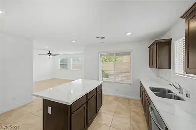 1880 Arcadian King Sun Street, Las Vegas, NV 89106 