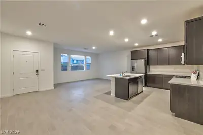 2553 Venetia Pointe Street, Henderson, NV 89044 Kitchen