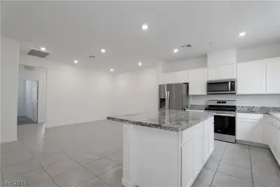 902 Bronzite Street, Henderson, NV 89011 Kitchen