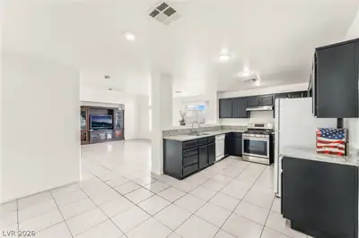 5942 Sleepy Fawn Drive, Las Vegas, NV 89142 Kitchen