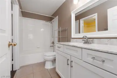 10134 Quaint Tree Street, Las Vegas, NV 89183 Primary Bathroom