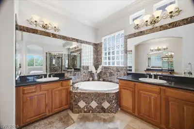 2948 Via Meridiana, Henderson, NV 89052 Primary Bathroom
